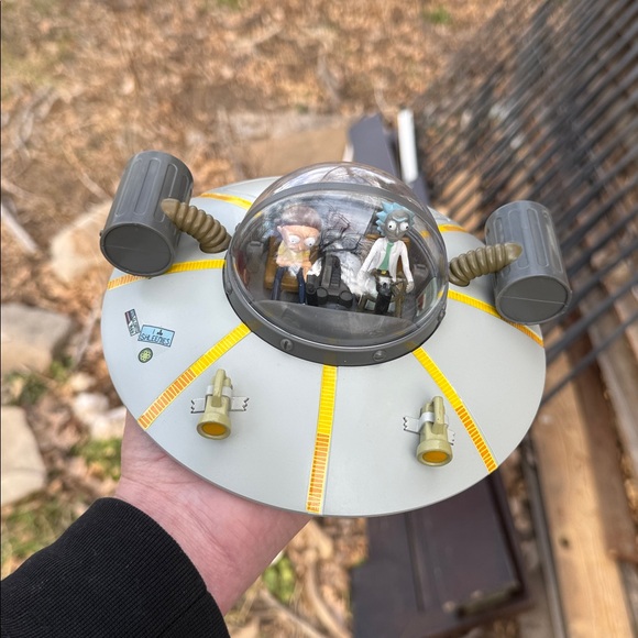 NIB Interplanetary Rick and Morty junk ship! With science man and boy - Picture 2 of 6